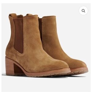 Womens NISOLO Ana Go-To Heeled Chelsea Boot 9